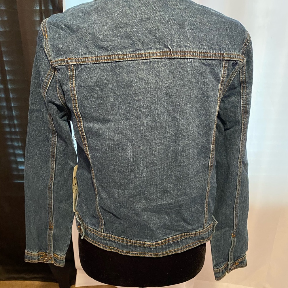 Button down jean jacket - Picture 3 of 4